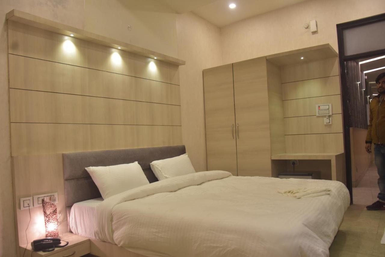 Hotel Mahendra Plaza Hardoi Exterior foto