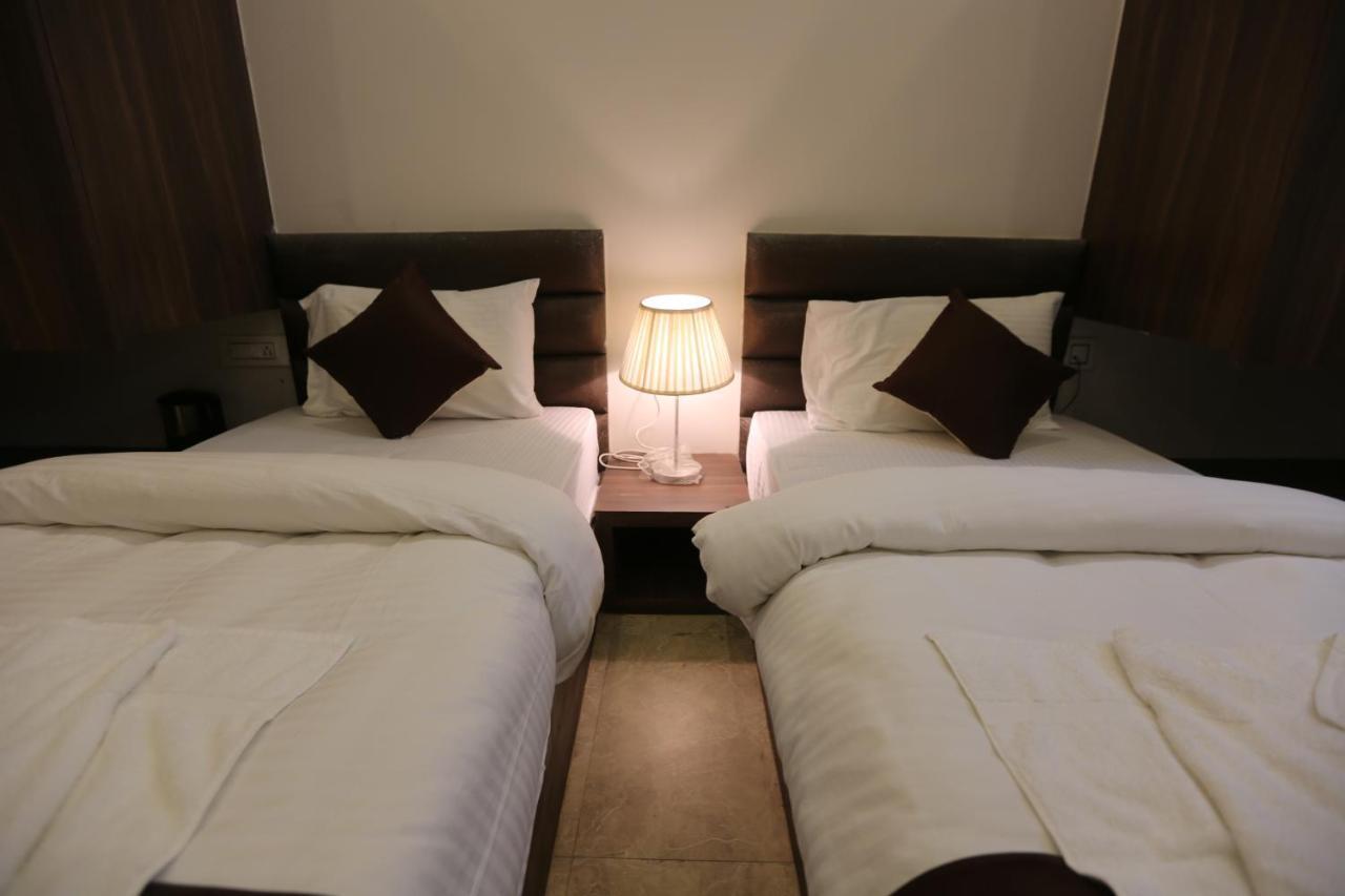 Hotel Mahendra Plaza Hardoi Exterior foto